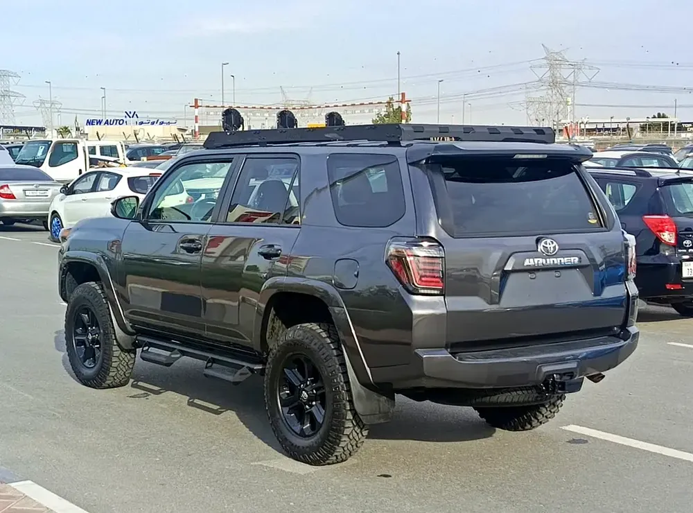 2021 Toyota 4Runner SR5 Premium Full Option - Image 5