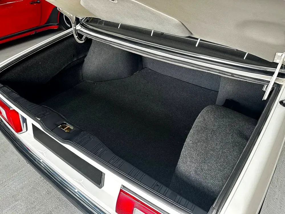 BMW 7 Series 1986 745i Japanese Specs Classic Luxury - Image 18