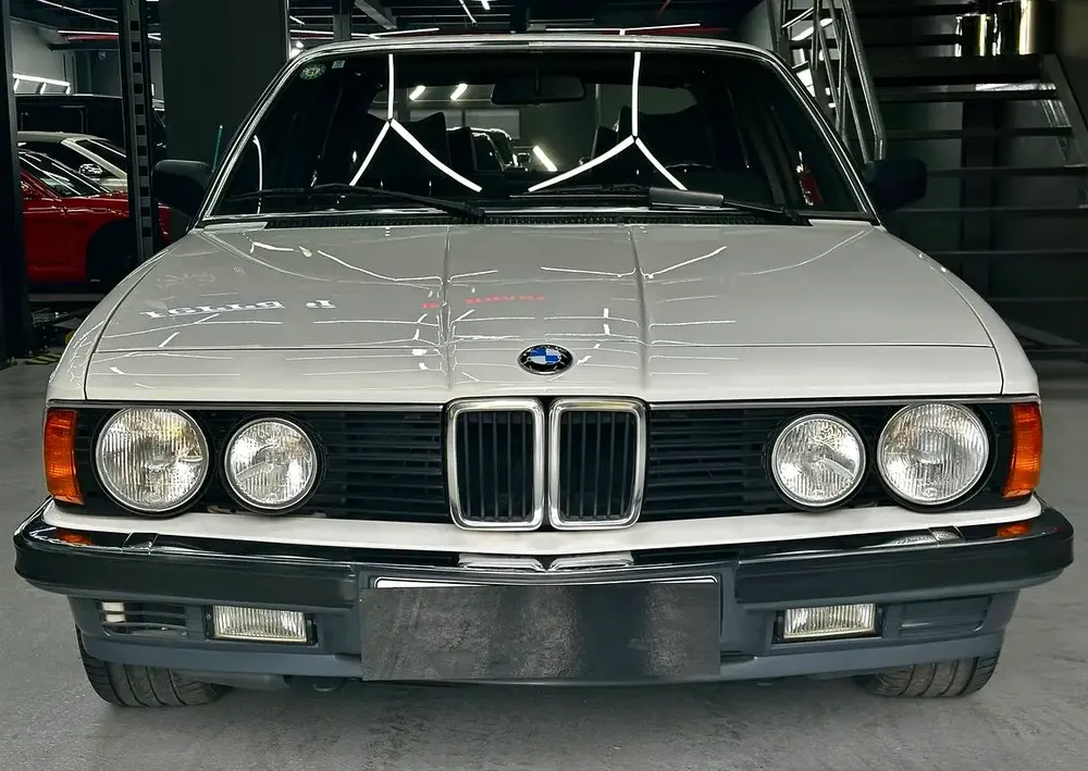 BMW 7 Series 1986 745i Japanese Specs Classic Luxury - Image 5