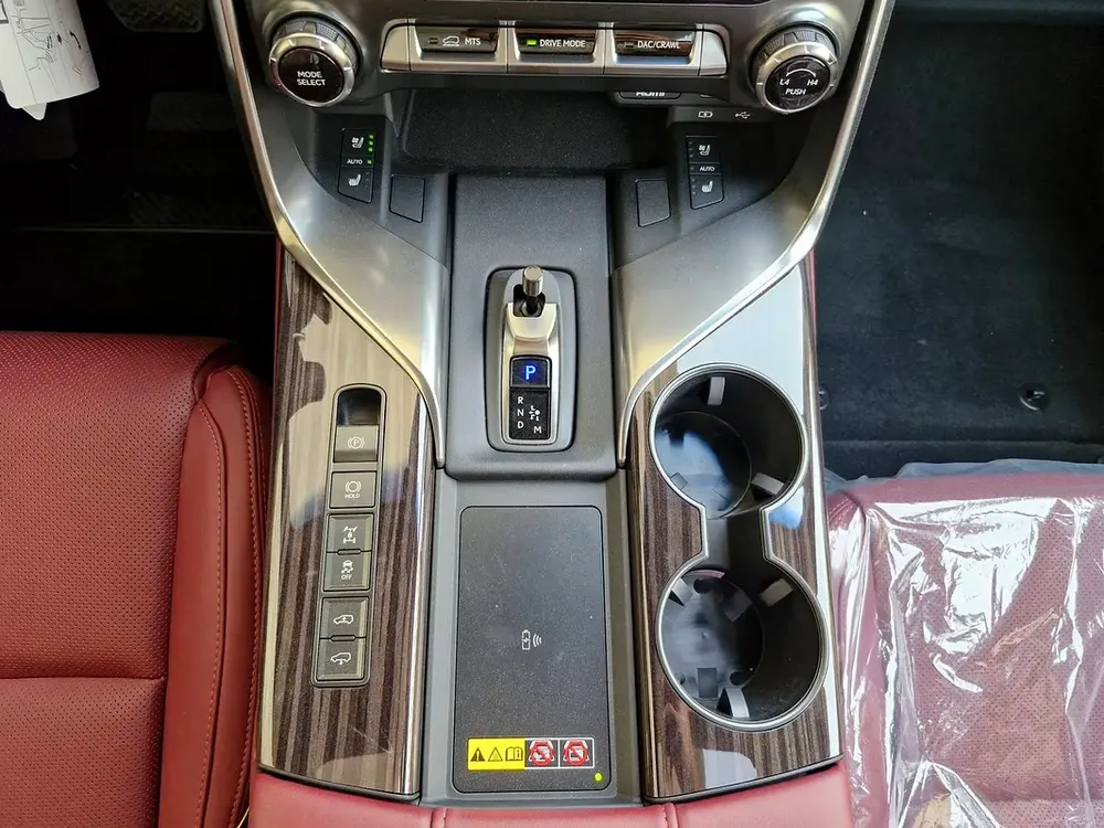 2026 Lexus LX 700h Signature - GCC Specs - Brand New - Image 20