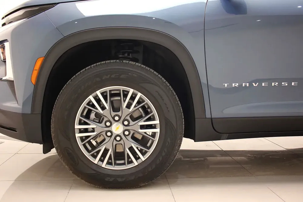 2025 Chevrolet Traverse LT - GCC Specs - Image 6