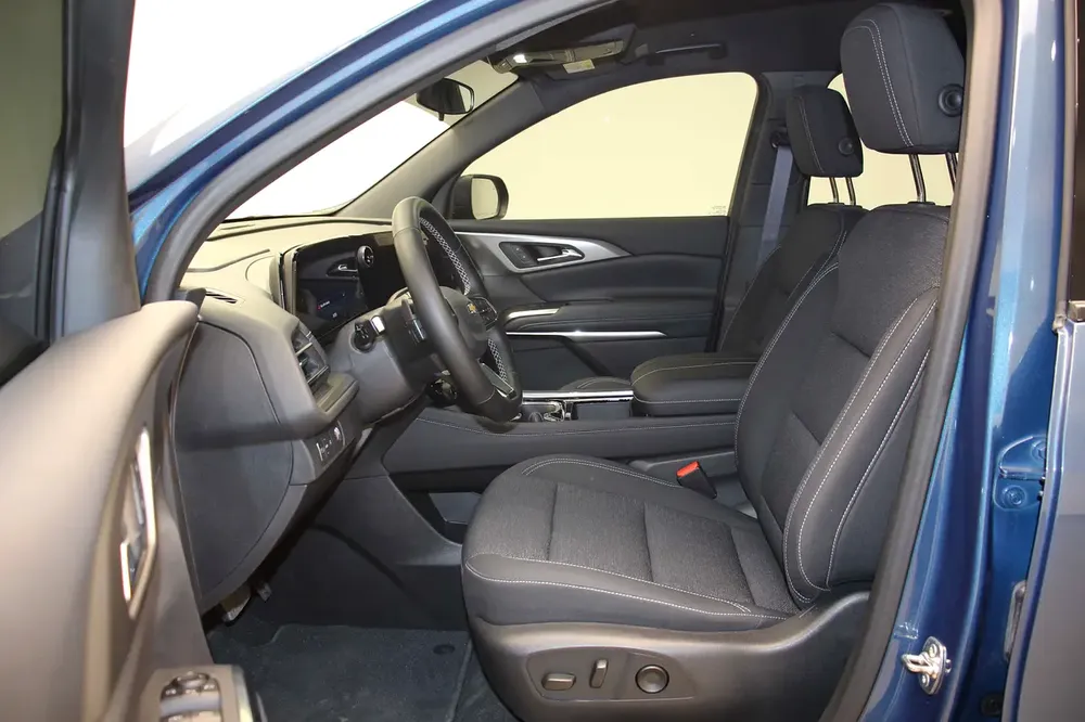 2025 Chevrolet Traverse LT - GCC Specs - Image 9
