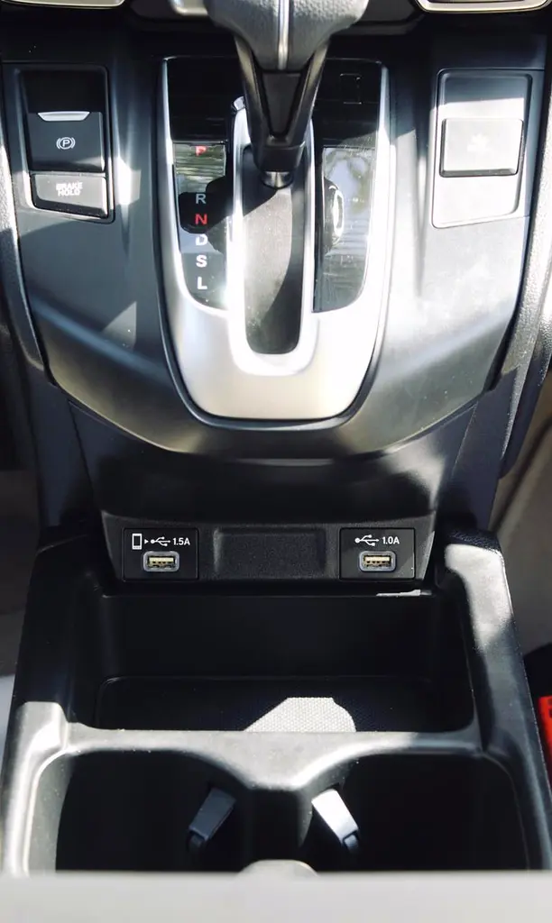 1048 Per Month | Honda CR-V | GCC | 2 Keys | Toyota Service History | Agency Maintained | - Image 13