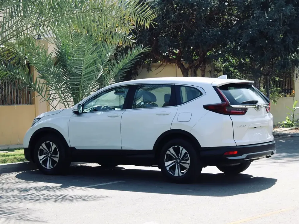 1048 Per Month | Honda CR-V | GCC | 2 Keys | Toyota Service History | Agency Maintained | - Image 8