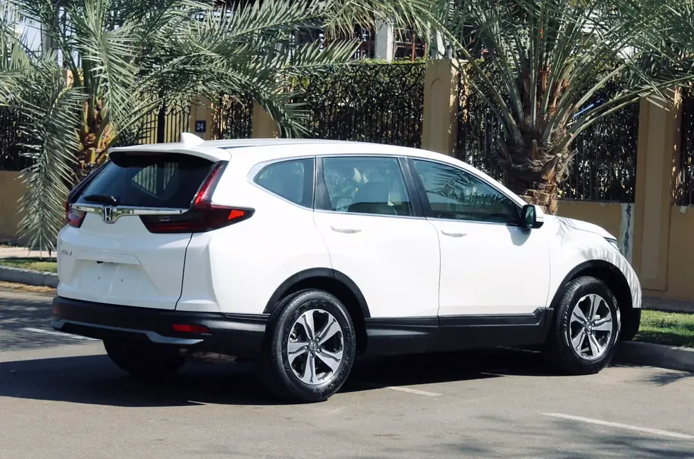 1048 Per Month | Honda CR-V | GCC | 2 Keys | Toyota Service History | Agency Maintained | - Image 9