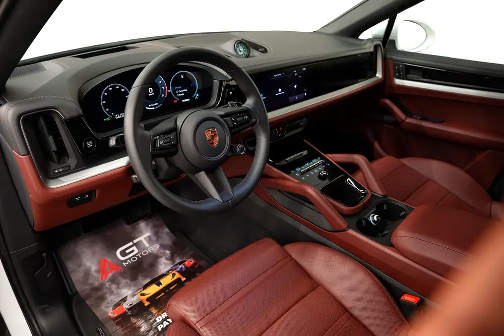 Porsche Cayenne Coupe 2025 GCC Specs - Like New - Warranty and service contract - Image 14