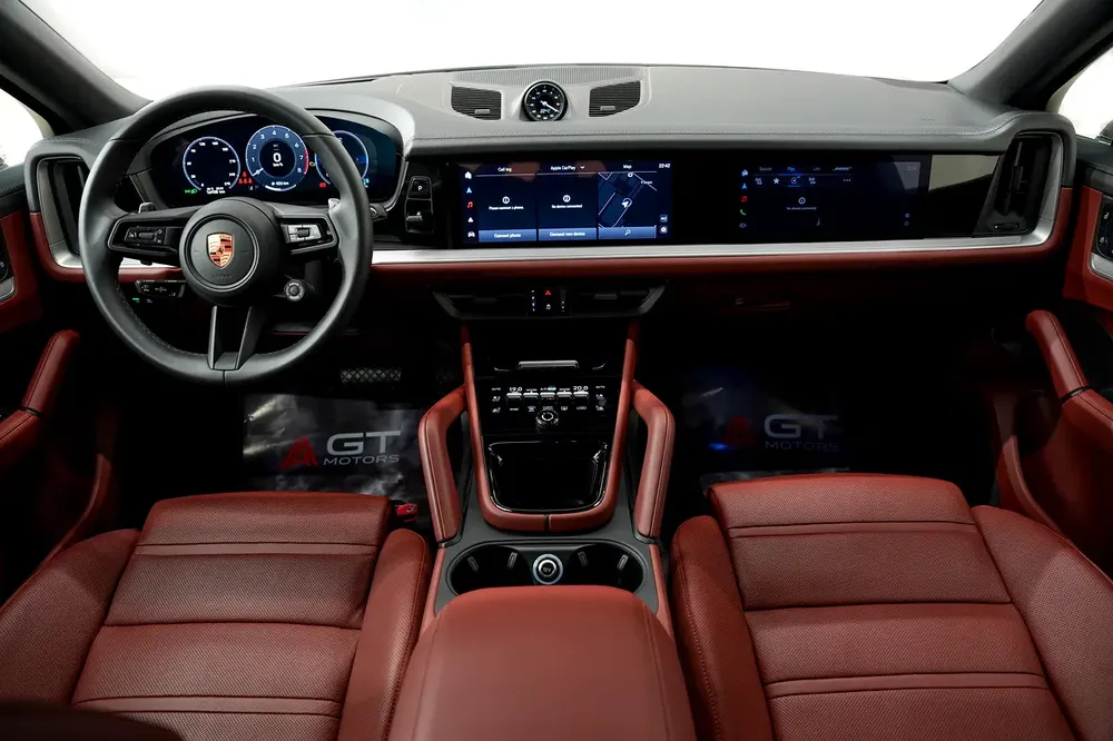 Porsche Cayenne Coupe 2025 GCC Specs - Like New - Warranty and service contract - Image 15