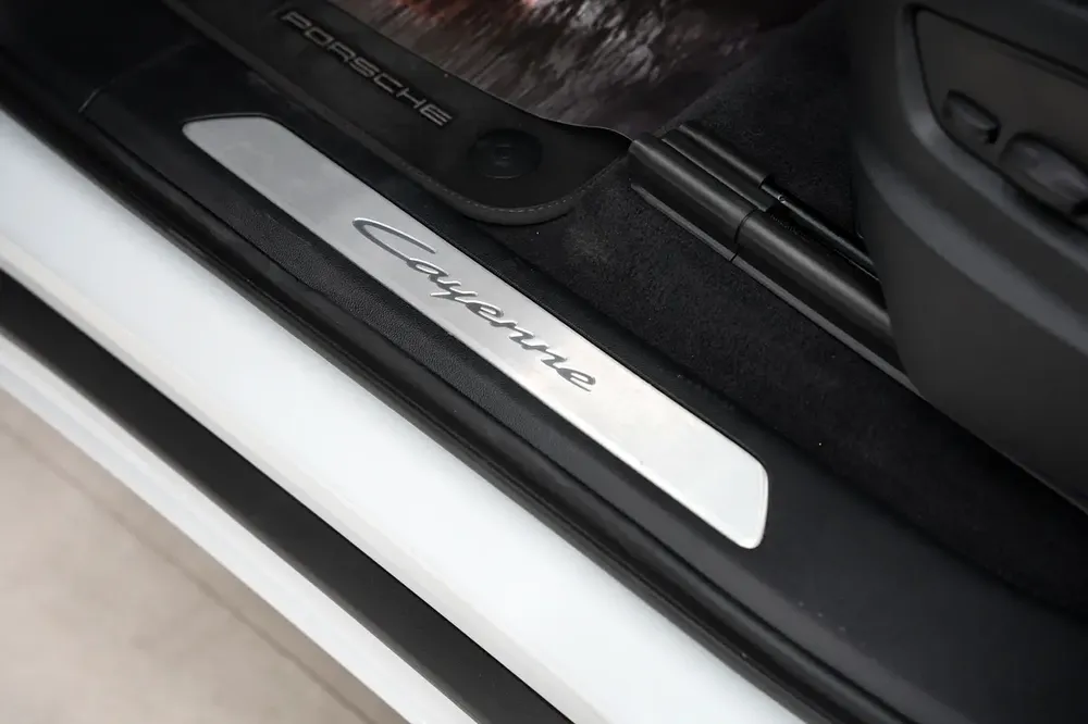 Porsche Cayenne Coupe 2025 GCC Specs - Like New - Warranty and service contract - Image 9