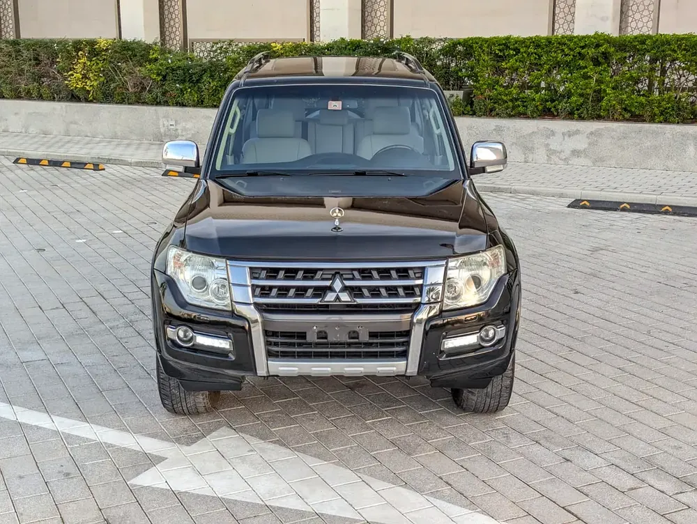 MITSUBISHI PAJERO 2016 GLS TOP FULL OPTION GCC V6 3.5L IN EXCELLENT CONDITION - Image 19