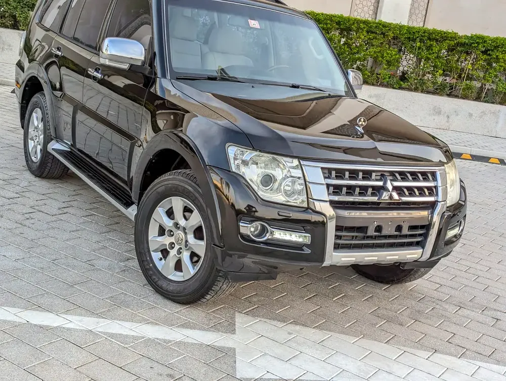 MITSUBISHI PAJERO 2016 GLS TOP FULL OPTION GCC V6 3.5L IN EXCELLENT CONDITION - Image 20