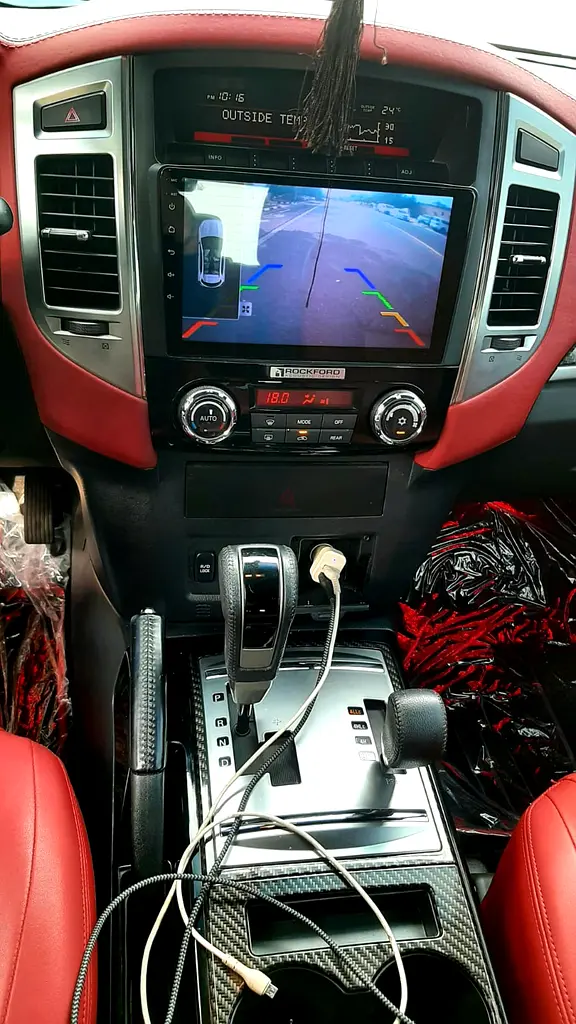 Pajero 3.8 Signature 2020 Model No1 Option leather Seat fully Automatic GCC urgent for sale - Image 8