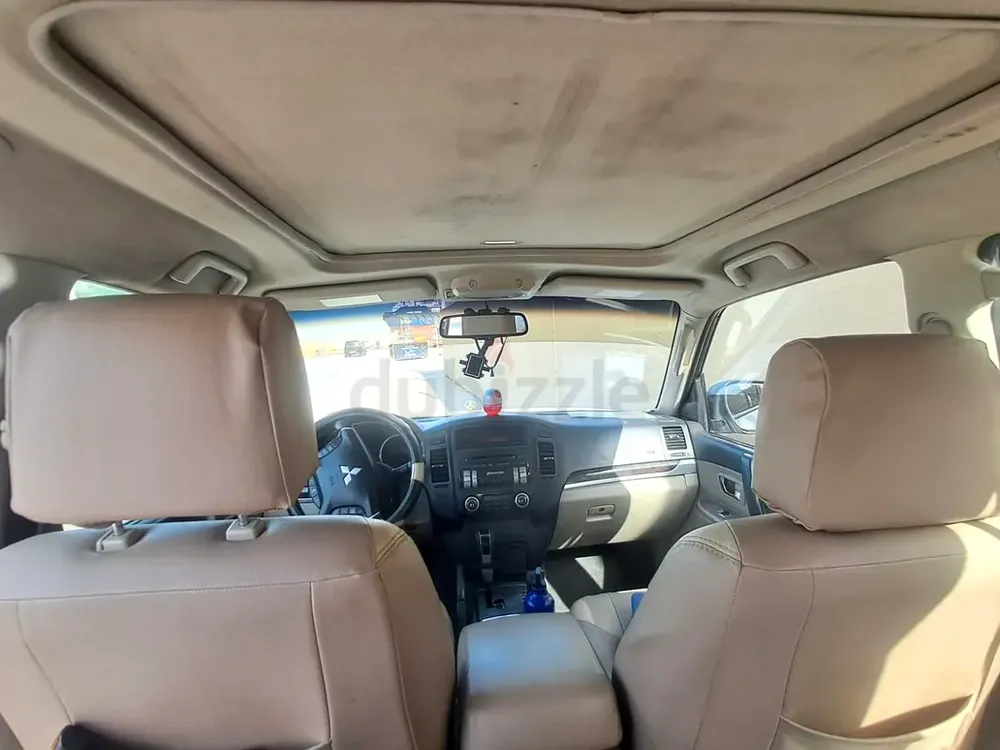 Mitsubishi Pajero GLS 4WD | 2011 | GCC Spec | AED 24,000 - Image 4