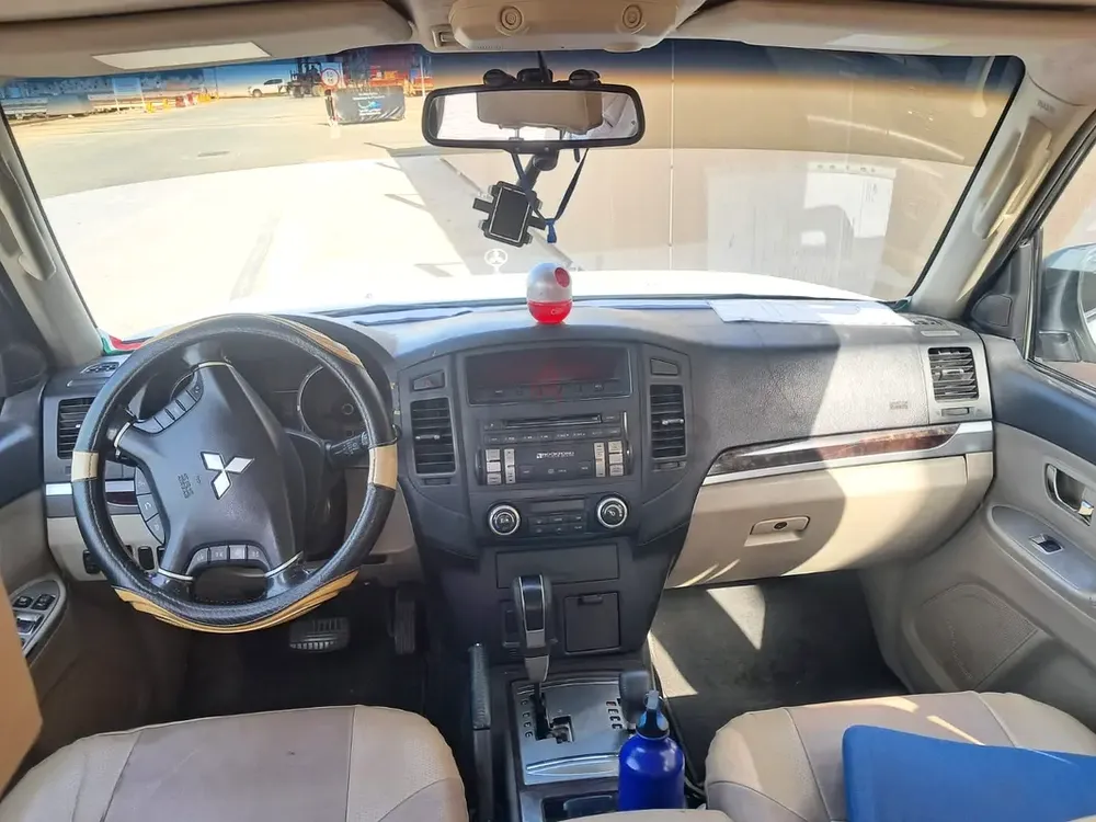 Mitsubishi Pajero GLS 4WD | 2011 | GCC Spec | AED 24,000 - Image 5