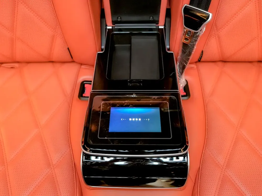 Toyota Hiace Luxury Passenger van - Image 12
