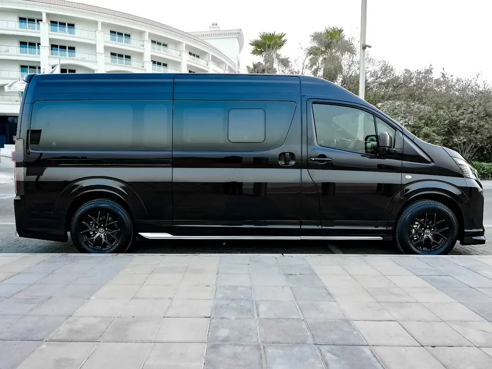 Toyota Hiace Luxury Passenger van - Image 19