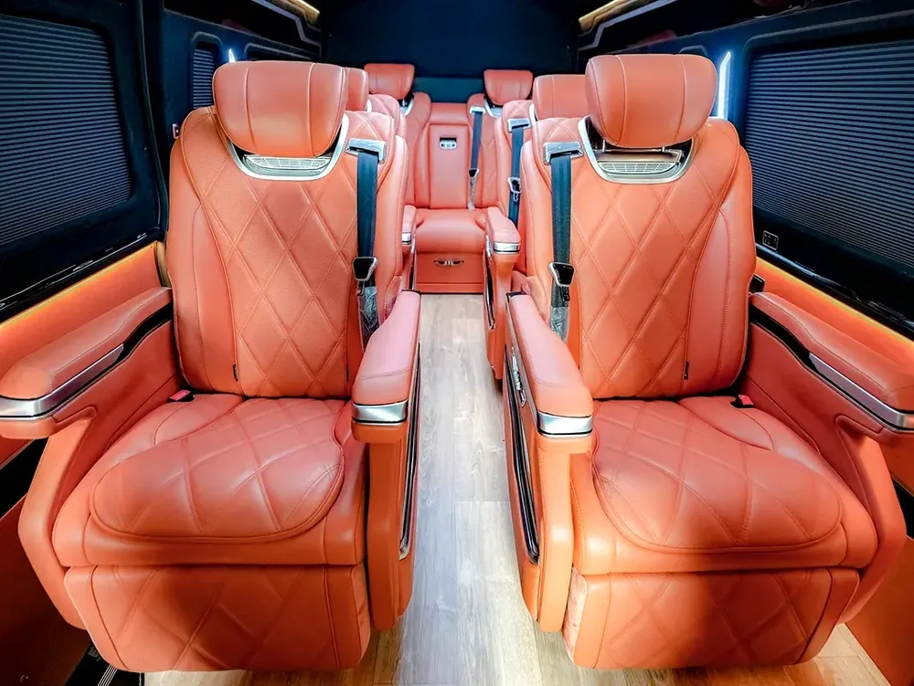 Toyota Hiace Luxury Passenger van - Image 4