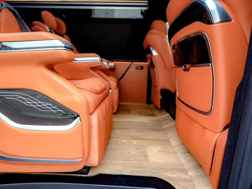 Toyota Hiace Luxury Passenger van - Image 7