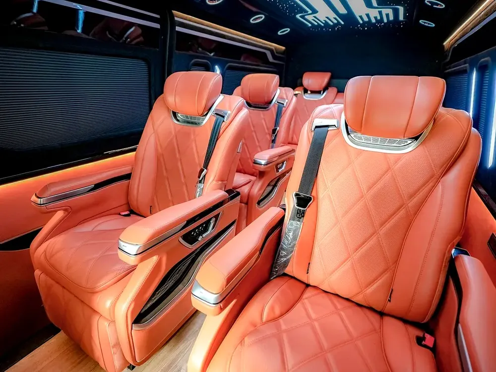 Toyota Hiace Luxury Passenger van - Image 9
