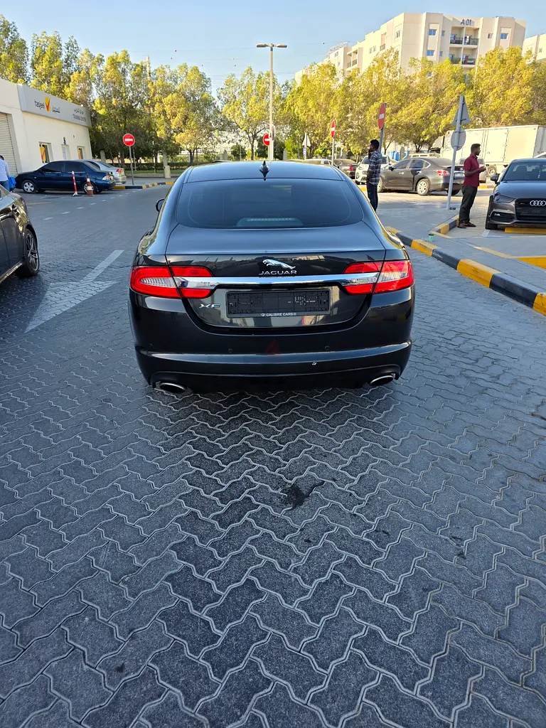 Jaguar XF 2015 Model Gcc No accident Full option perfect Condition 4 Cylinder Run 164k km - Image 11