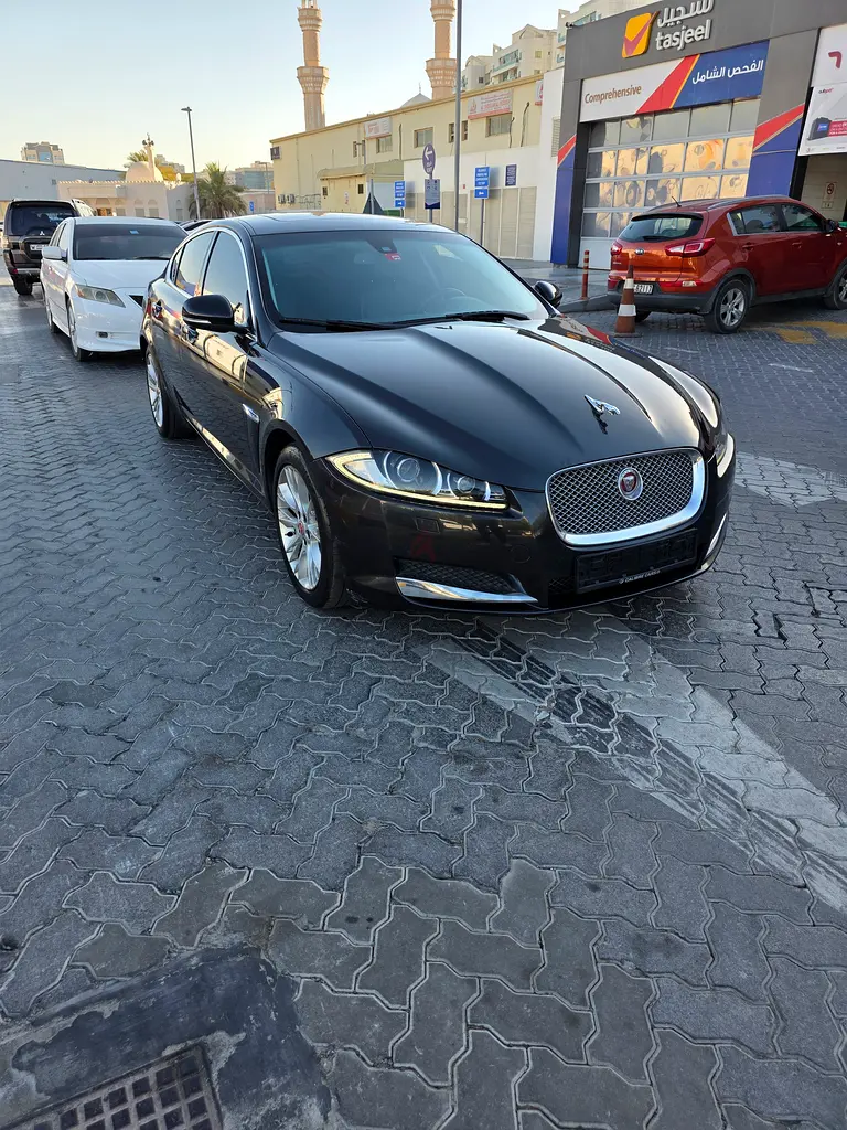 Jaguar XF 2015 Model Gcc No accident Full option perfect Condition 4 Cylinder Run 164k km - Image 13