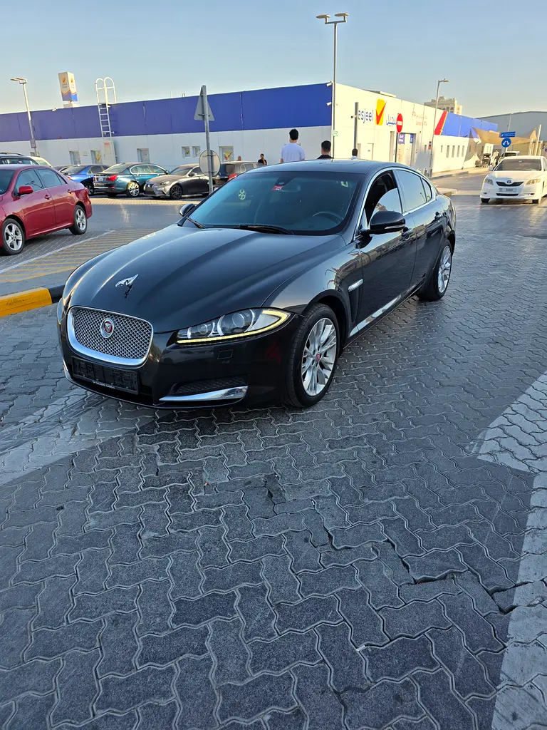 Jaguar XF 2015 Model Gcc No accident Full option perfect Condition 4 Cylinder Run 164k km - Image 16