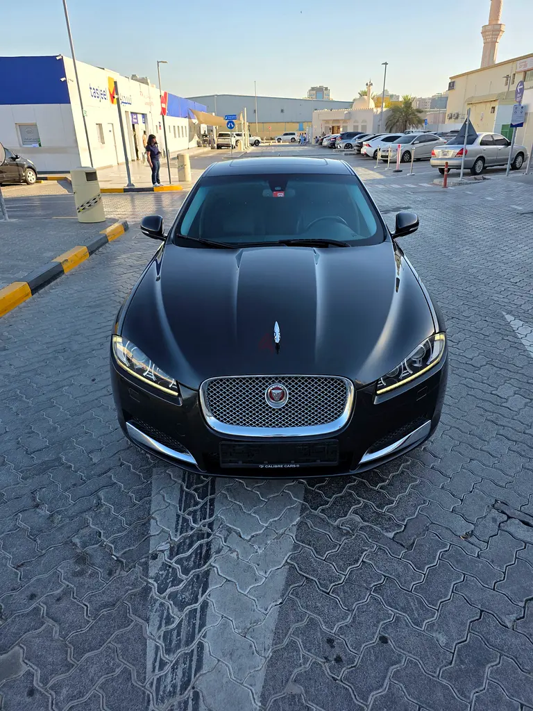Jaguar XF 2015 Model Gcc No accident Full option perfect Condition 4 Cylinder Run 164k km - Image 8