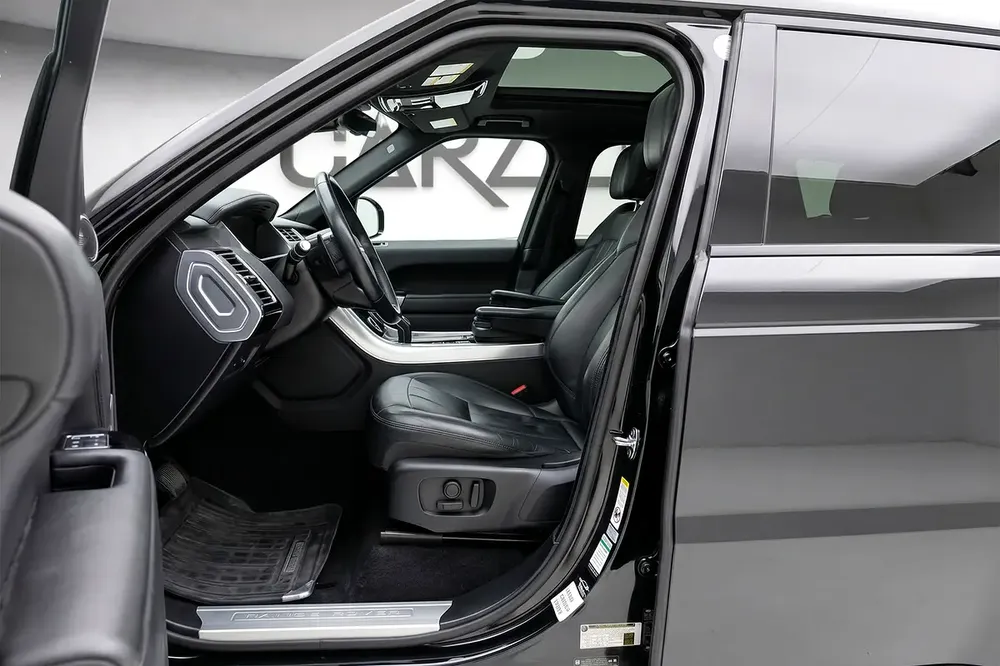 Range Rover Sport HSE 2019 l Canadian Specs l AED 2,252 / Month - Image 10