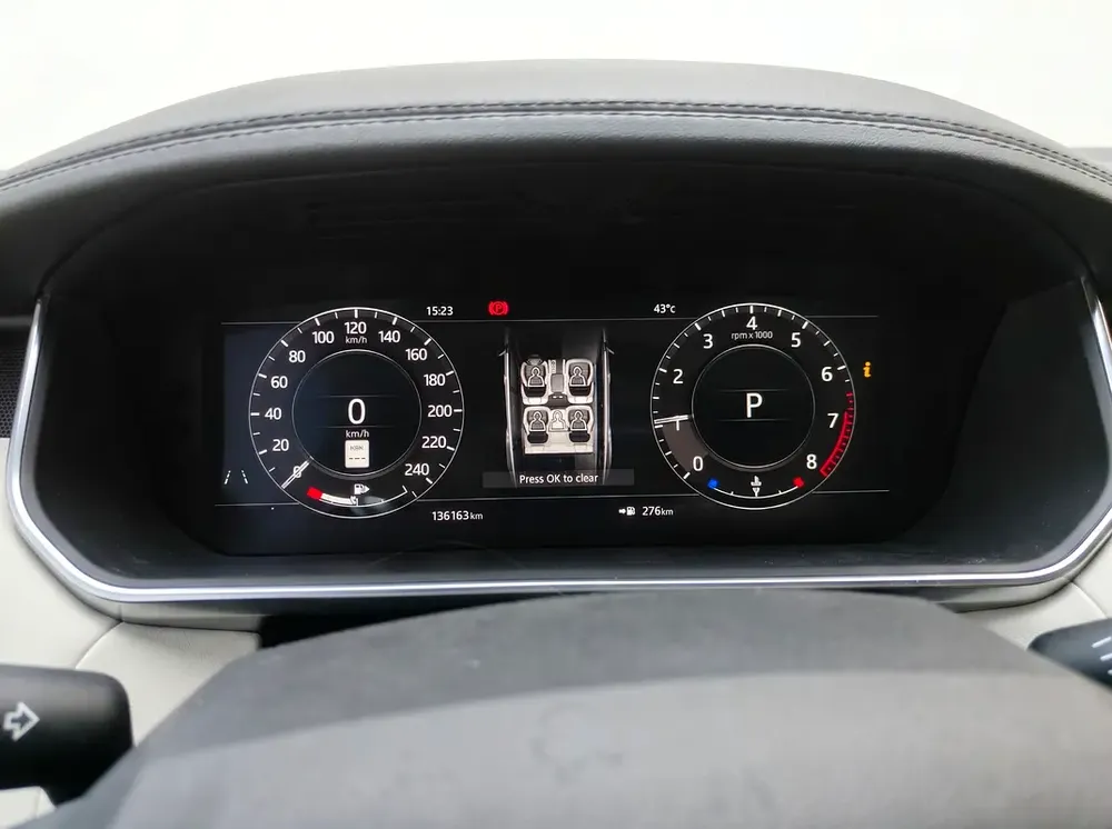Range Rover Sport HSE 2019 l Canadian Specs l AED 2,252 / Month - Image 7