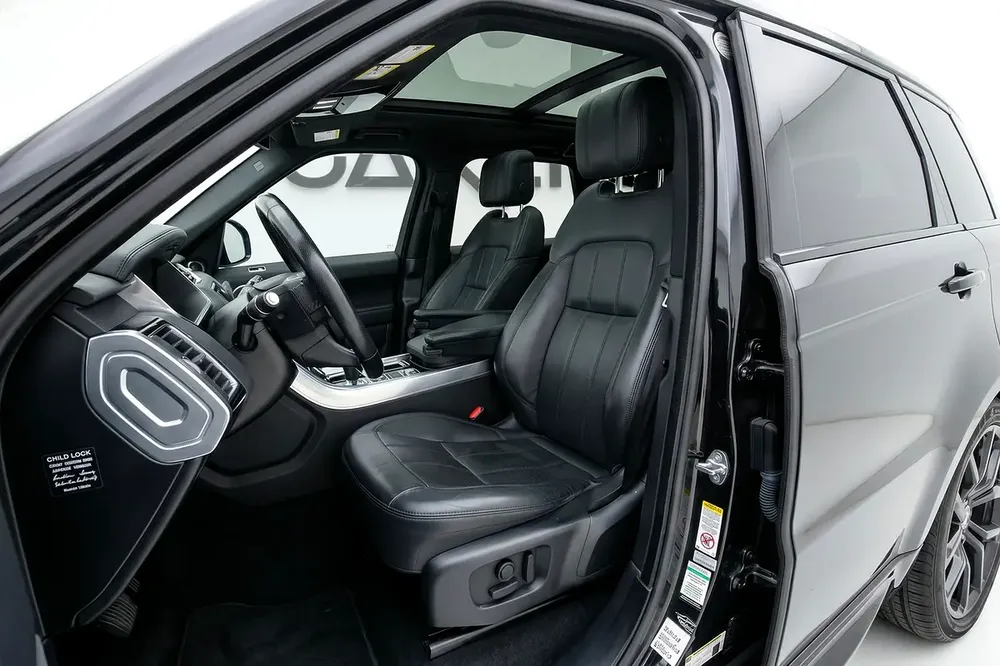 Range Rover Sport HSE 2019 l Canadian Specs l AED 2,252 / Month - Image 9