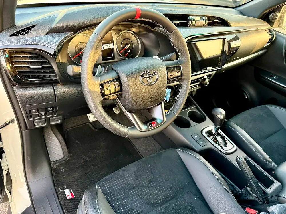 Toyota Hilux GR Sport 2026 GCC Specs - Image 10