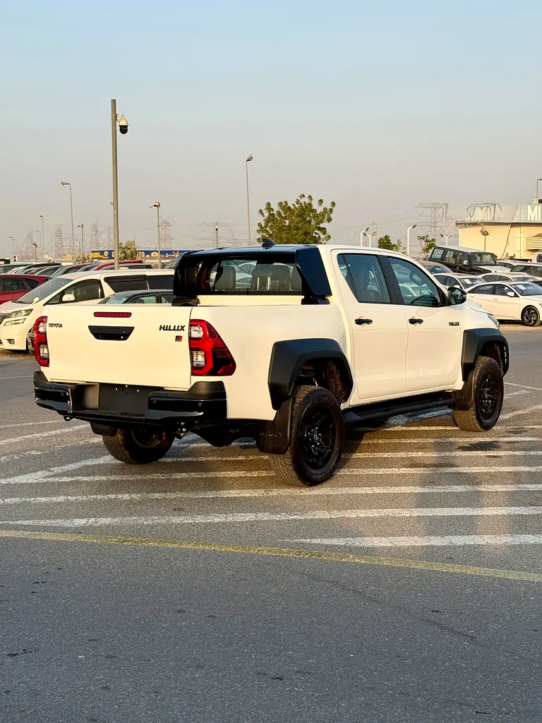 Toyota Hilux GR Sport 2026 GCC Specs - Image 5