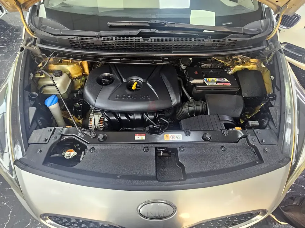 Kia Carens EX 2014 GCC Specs - Image 13