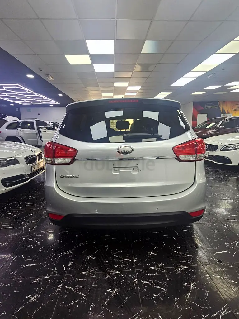 Kia Carens EX 2014 GCC Specs - Image 5