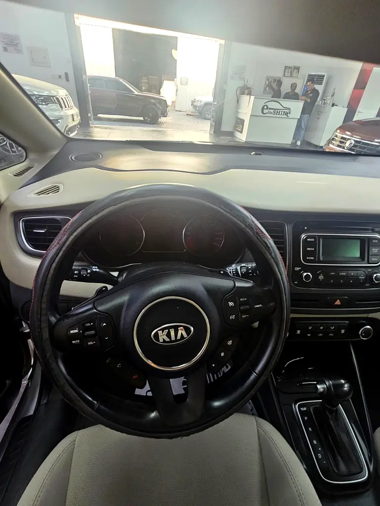 Kia Carens EX 2014 GCC Specs - Image 7