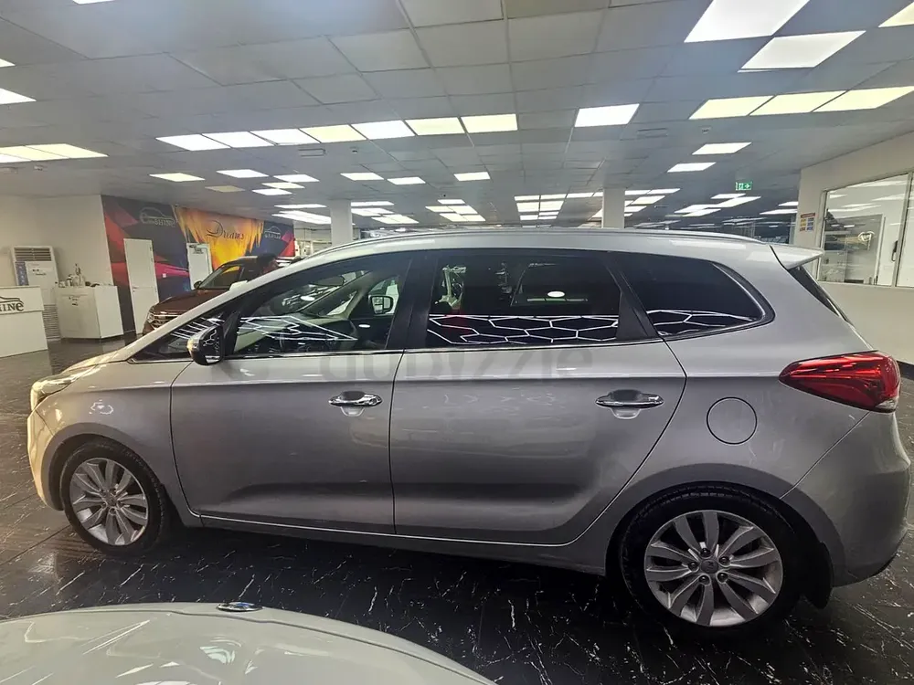 Kia Carens EX 2014 GCC Specs - Image 8