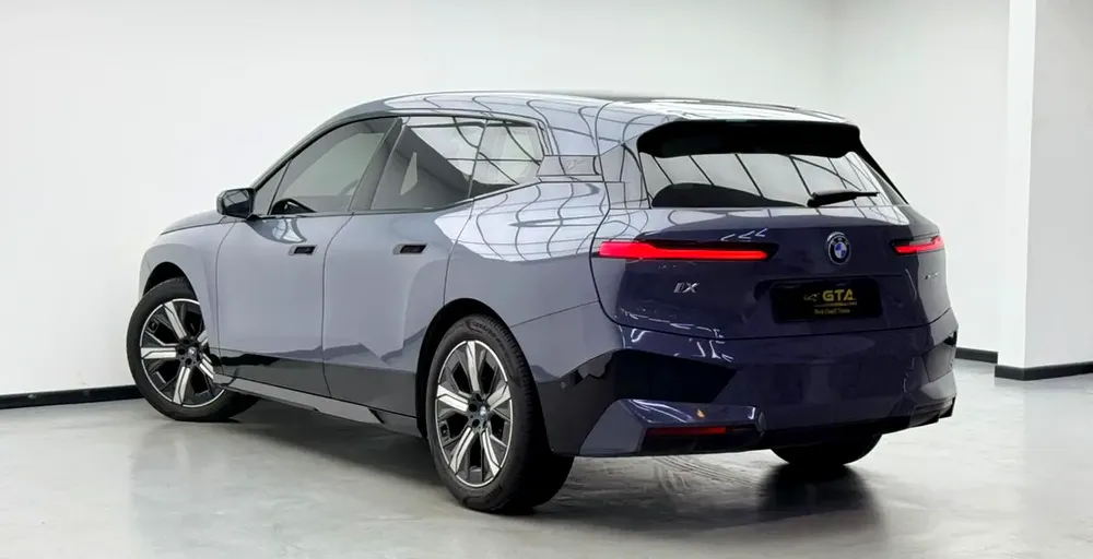 2023 BMW iX xDrive 40, BMW Warranty+Service Contract+Full Service History, GCC - Image 4