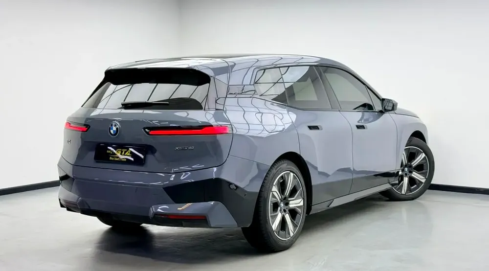 2023 BMW iX xDrive 40, BMW Warranty+Service Contract+Full Service History, GCC - Image 6