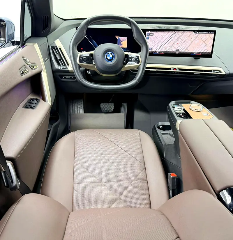2023 BMW iX xDrive 40, BMW Warranty+Service Contract+Full Service History, GCC - Image 8