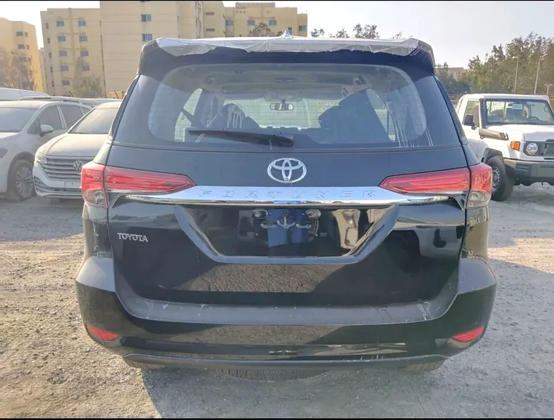 TOYOTA FORTUNER 2.4D AT 4X4 MY2025 - Image 4