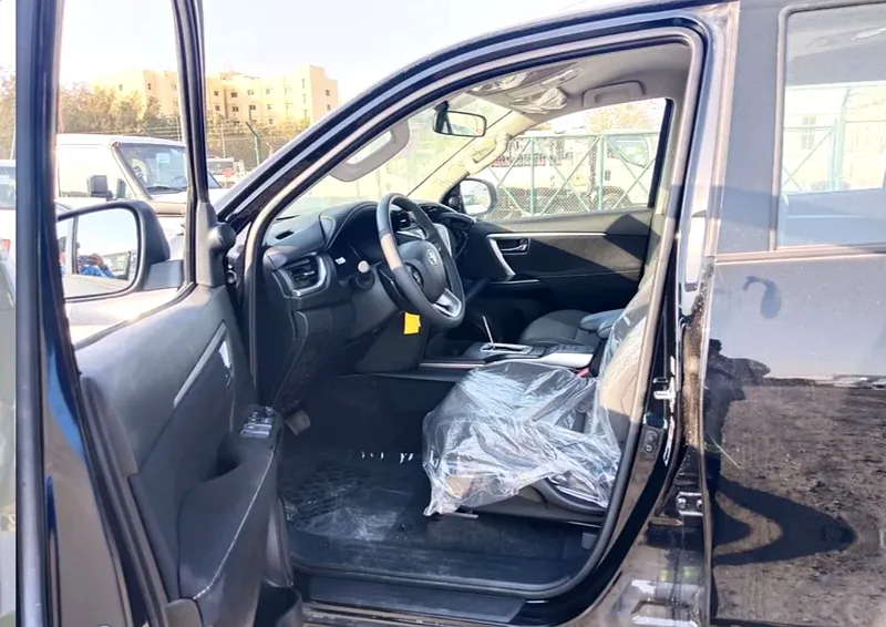 TOYOTA FORTUNER 2.4D AT 4X4 MY2025 - Image 9