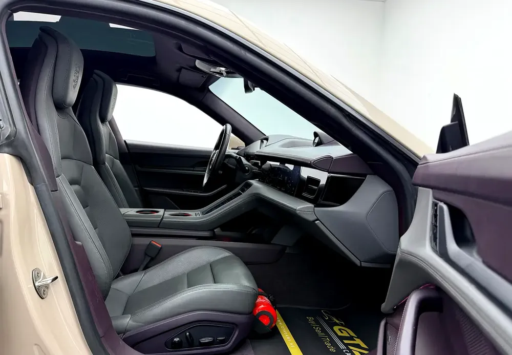 2021 Porsche Taycan, Warranty, Full Porsche Service History, GCC - Image 16