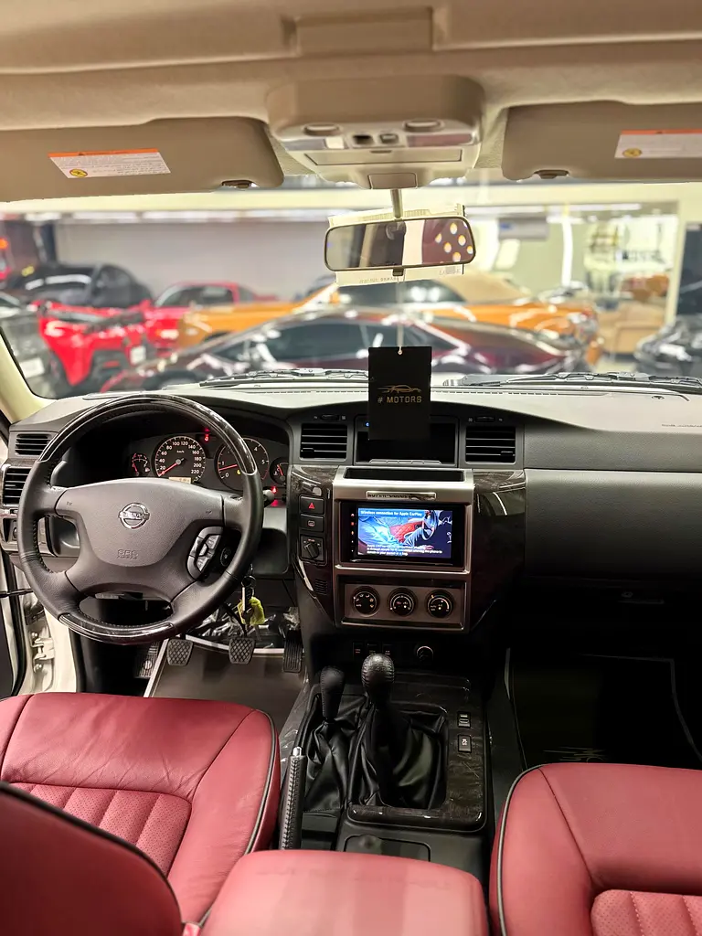 Nissan Safari - Image 11
