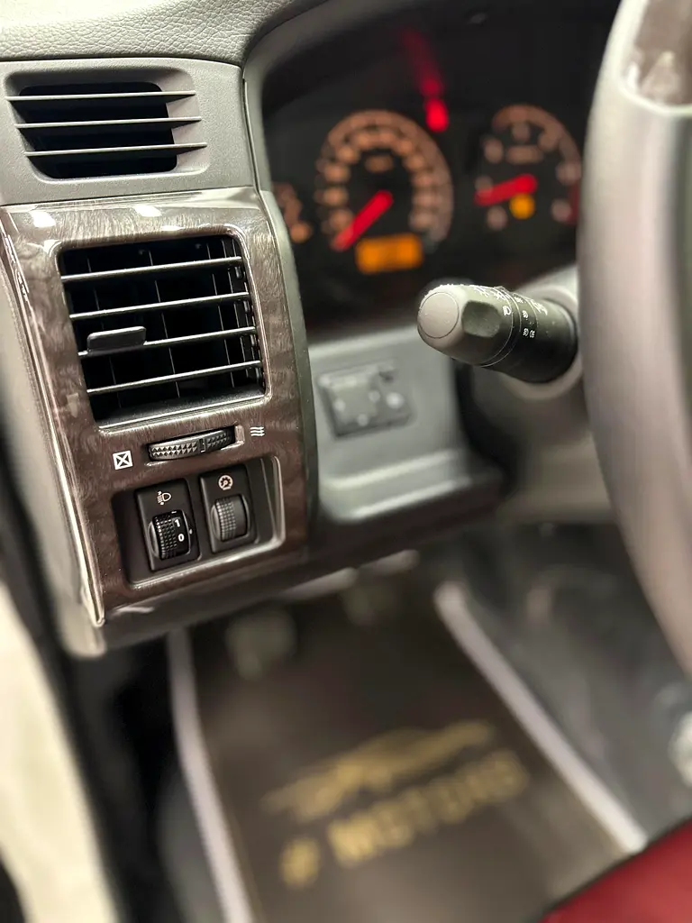 Nissan Safari - Image 15