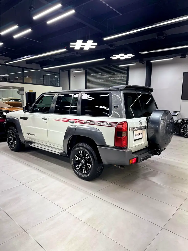 Nissan Safari - Image 17