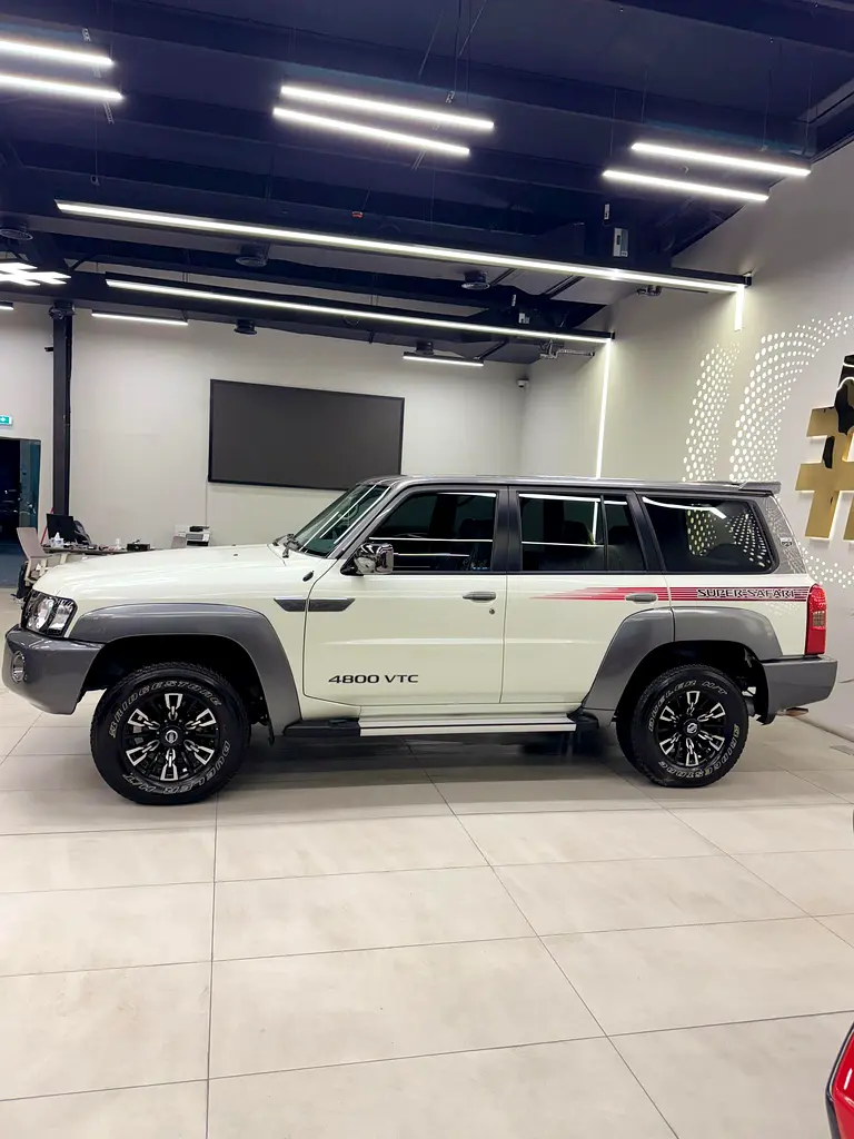 Nissan Safari - Image 18
