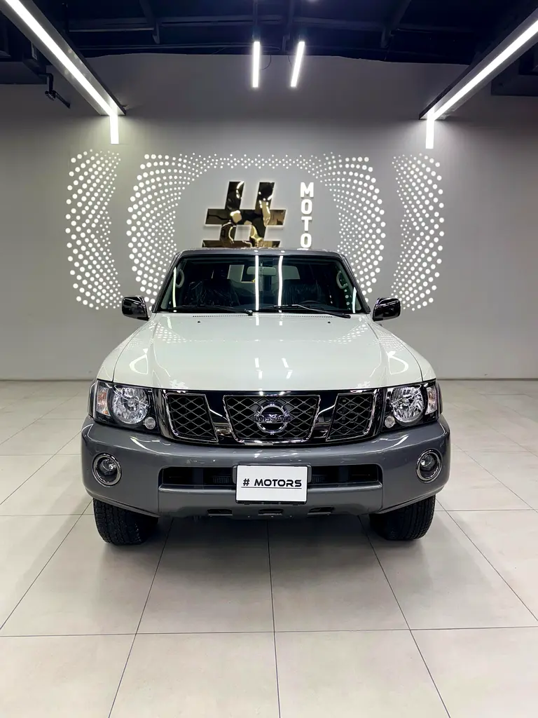 Nissan Safari - Image 4