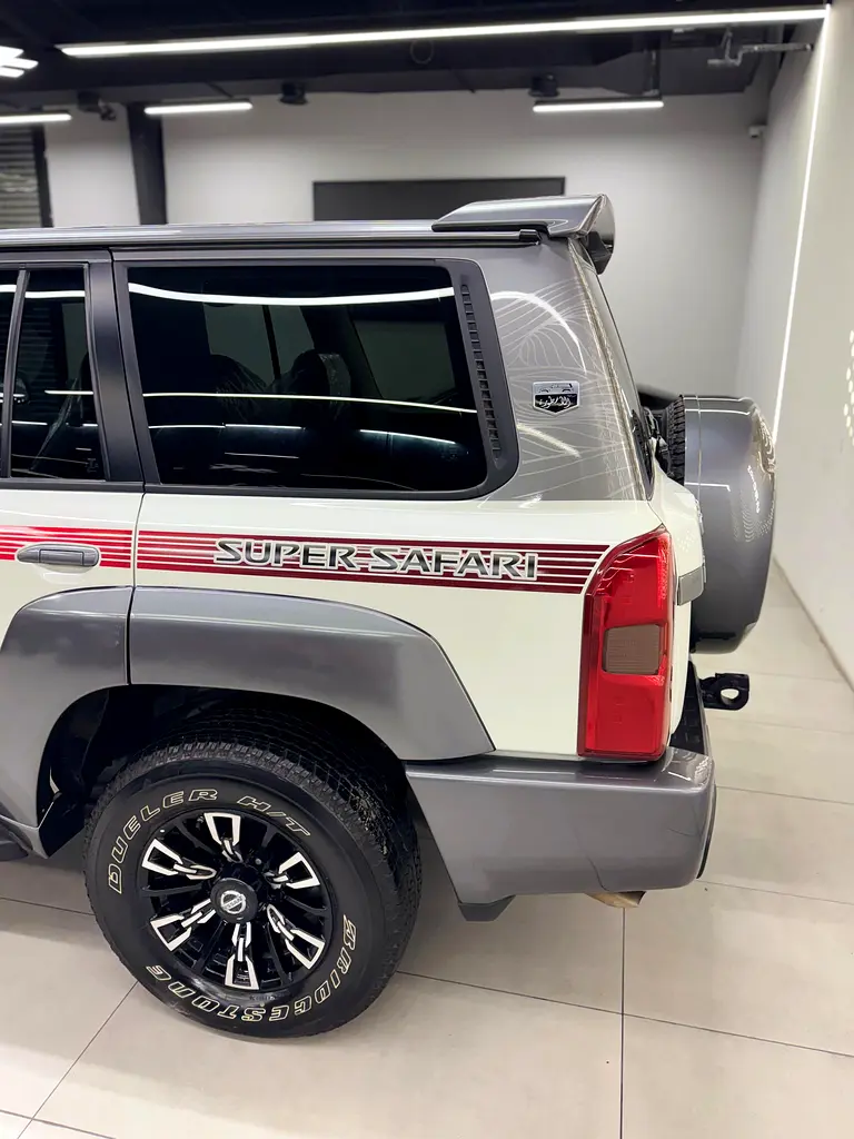 Nissan Safari - Image 9