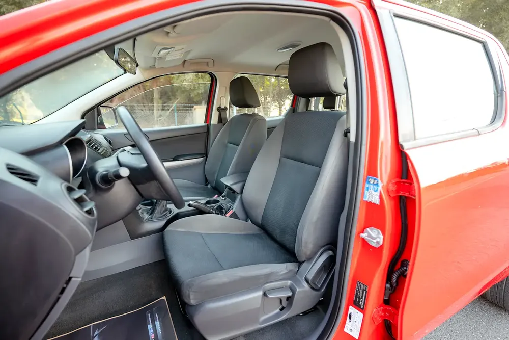 Mazda BT-50 | Double Cabin 4X2 | Manual | GCC Specs | Ref#M99655 - Image 10