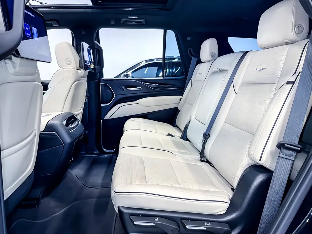 2023 CADILLAC ESCALADE  | DEALER WARRANTY TILL 11/2028 | FULL OPTIONS | IMMACULATE CONDITION - Image 7