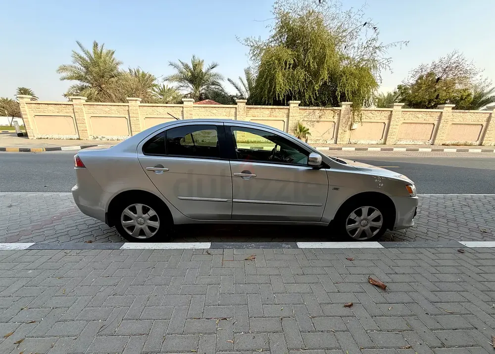 Mitsubishi Lancer 2017, 2.0L, GCC, Accident Free, Original Paint, Service History, 148,000 KM - Image 4